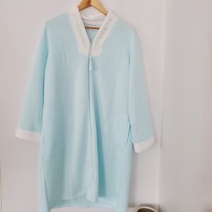 MISS ELAINE Sz L Pale Blue Full Zip 40" Robe House Tassel Lightly Quilted NWOT
